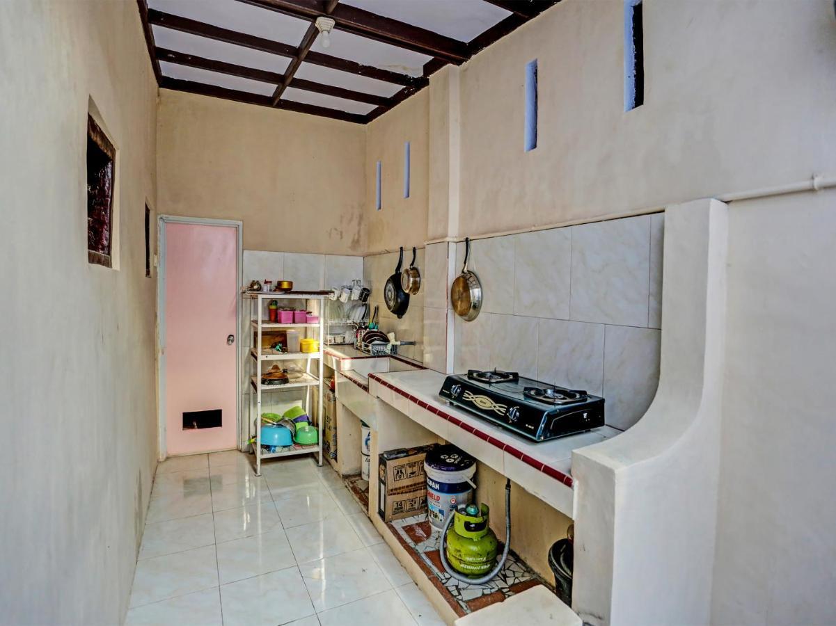 Oyo 91261 Cita Suraya Homestay Banyuwangi  Esterno foto